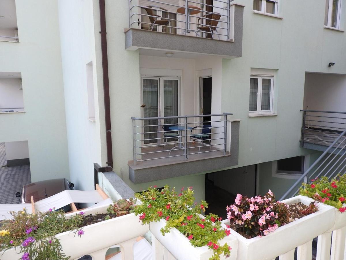 Ruza&Nikolina "1" Apartmani - Baška Voda Eksteriør billede