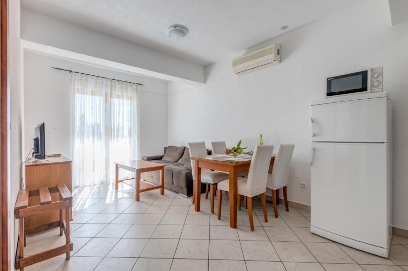Ruza&Nikolina "1" Apartmani - Baška Voda Eksteriør billede
