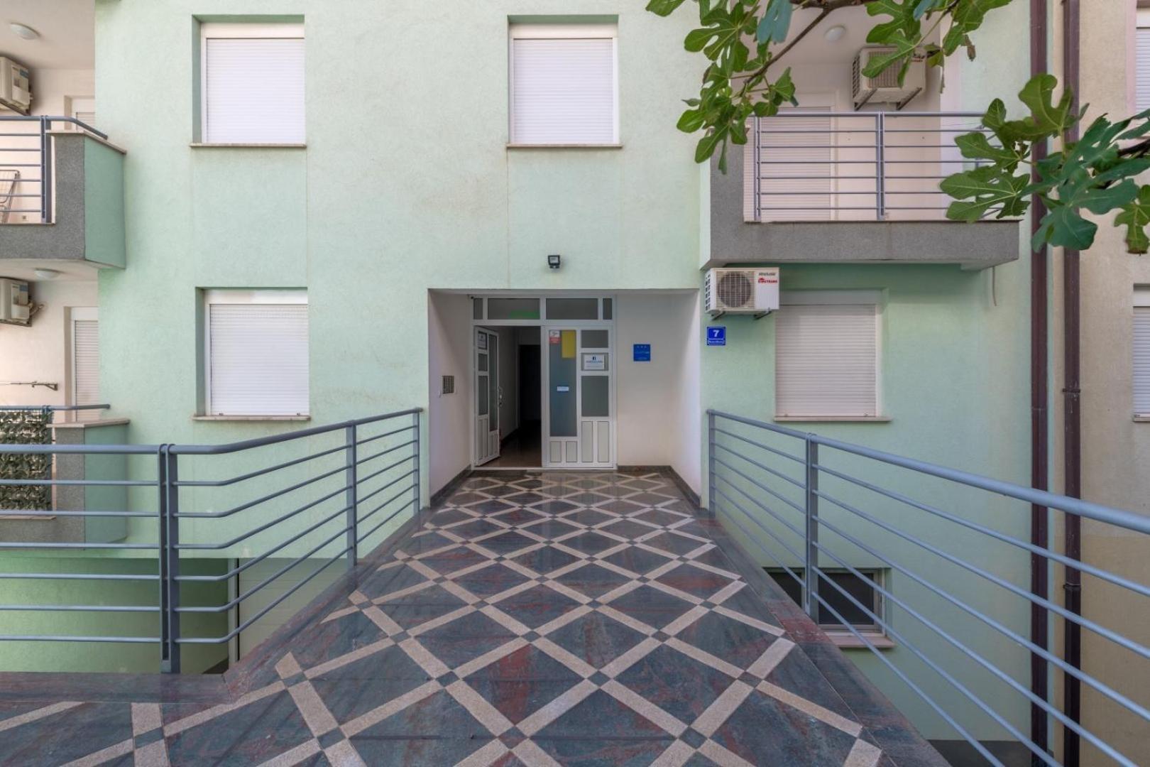 Ruza&Nikolina "1" Apartmani - Baška Voda Eksteriør billede
