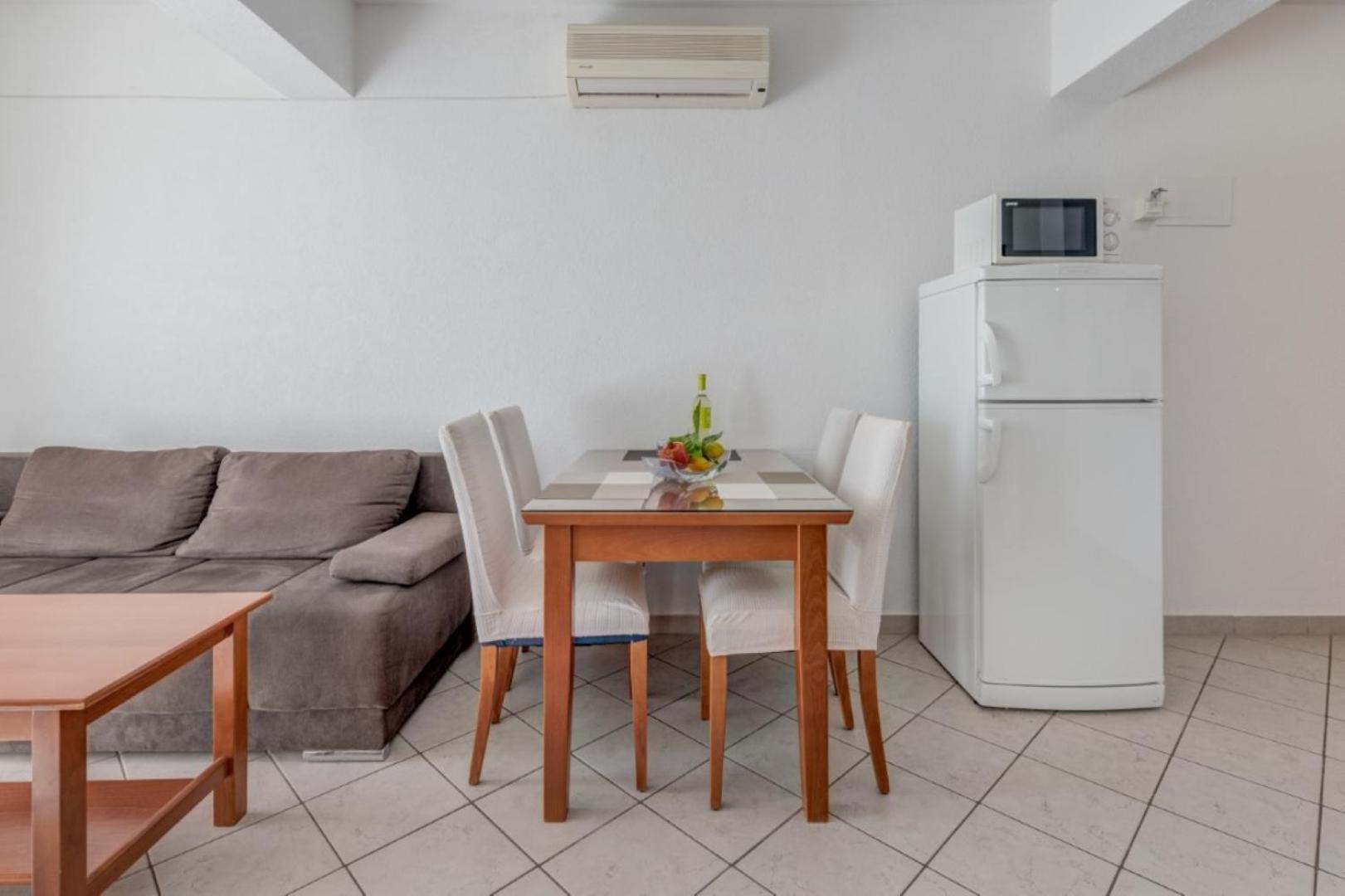 Ruza&Nikolina "1" Apartmani - Baška Voda Eksteriør billede