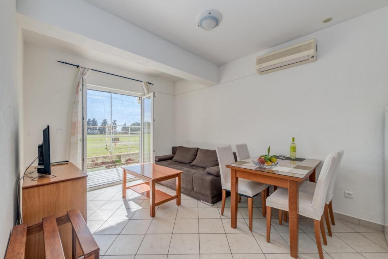 Ruza&Nikolina "1" Apartmani - Baška Voda Eksteriør billede