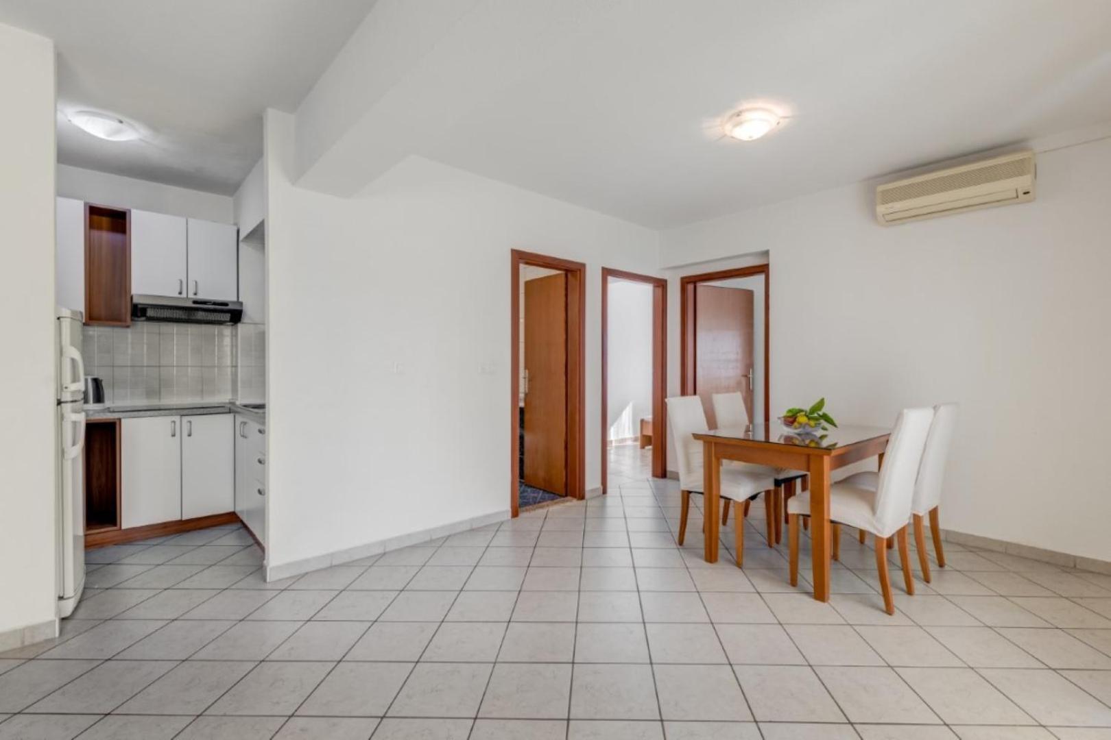 Ruza&Nikolina "1" Apartmani - Baška Voda Eksteriør billede